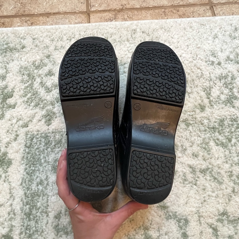 Etched Pattern Dansko Clogs Size 8 - image 6